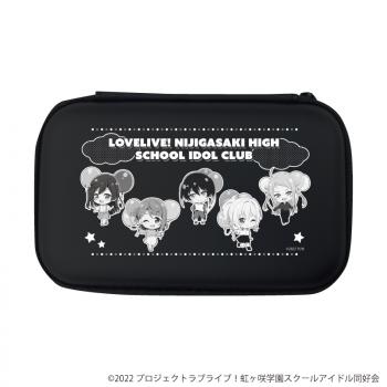 【予約2025年02月】モバイルアクセサリーケース「ラブライブ!虹ヶ咲学園スクールアイドル同好会」02/侑＆歩夢＆愛＆せつ菜＆嵐珠 おでかけver.(ミニキャライラスト) A3